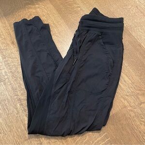 LULULEMON Dance Studio Mid-Rise Jogger